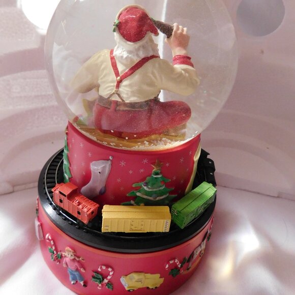 COPY - Hallmark Coca-Cola Santa Musical Snow Globe Train - Picture 5 of 13